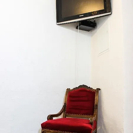 Apartman Roth's *
